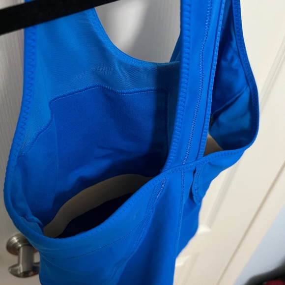 Lululemon Power Up Tank Beaming Blue - Size 6 - Picture 14 of 14